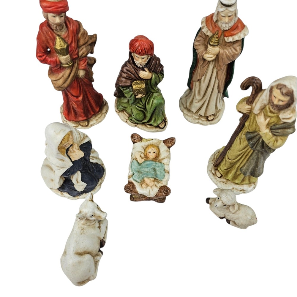 Vintage Porcelain‎ Nativity Set 8 Piece Christmas Holiday Decoration